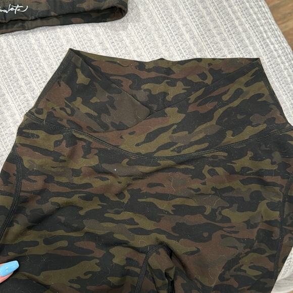 Alphalete Camo Leggings & Sports Bra Set - Olive Green Black - Picture 6 of 10